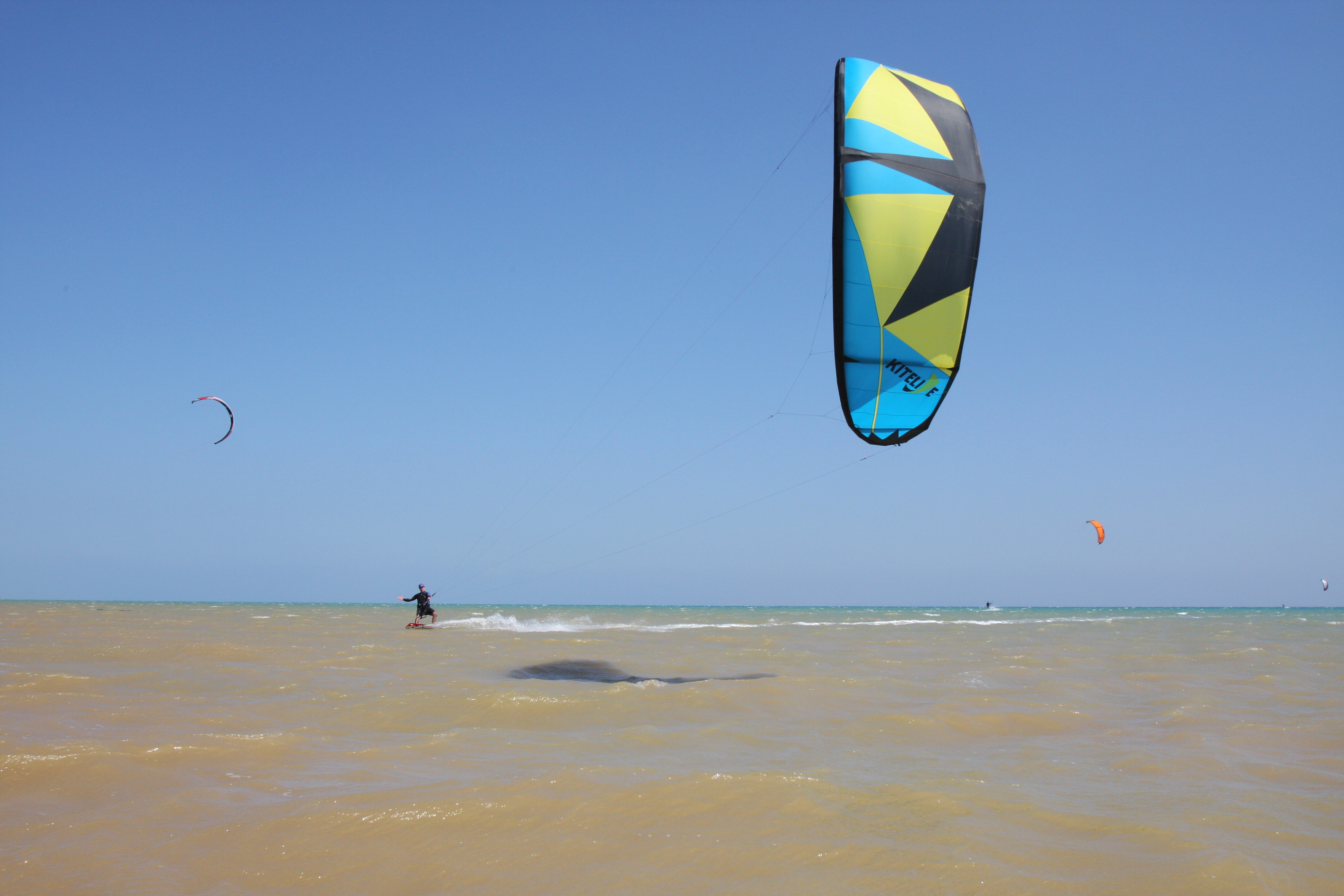 Kitesurfing